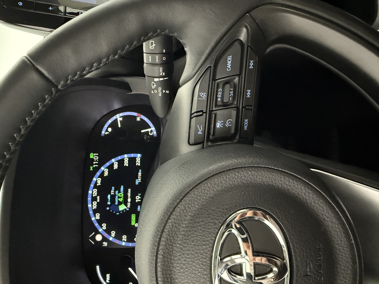 TOYOTA Yaris Cross 2024