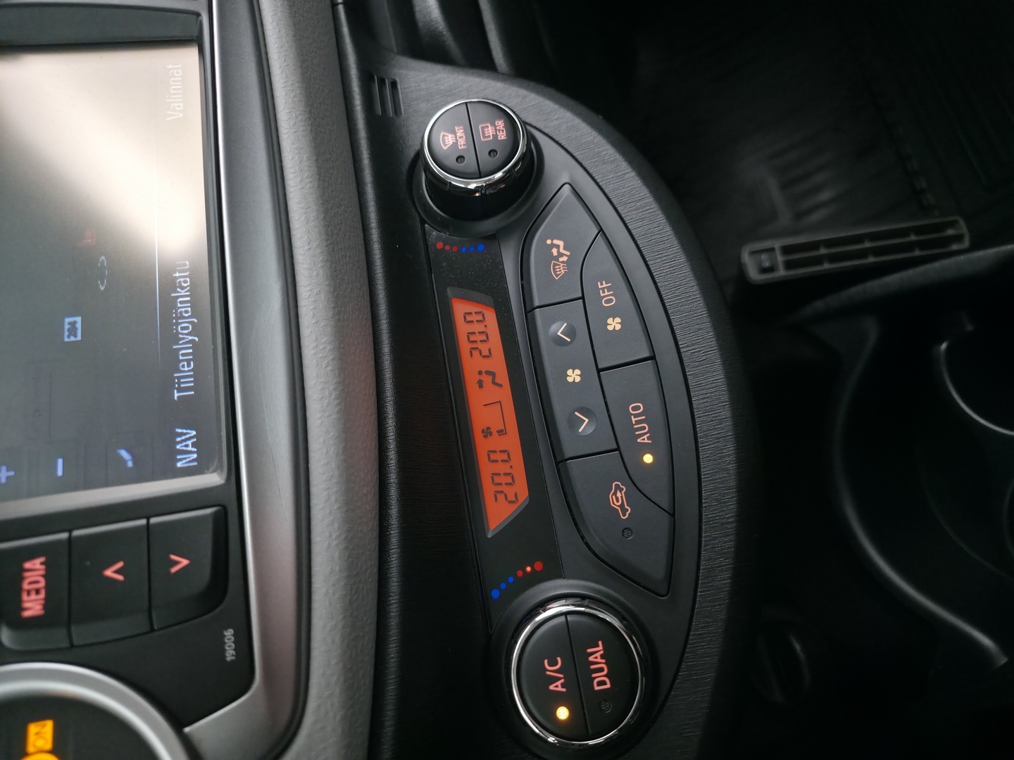 TOYOTA Yaris 2013