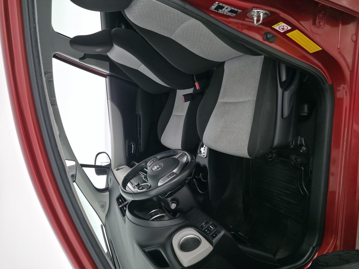 TOYOTA Yaris 2013