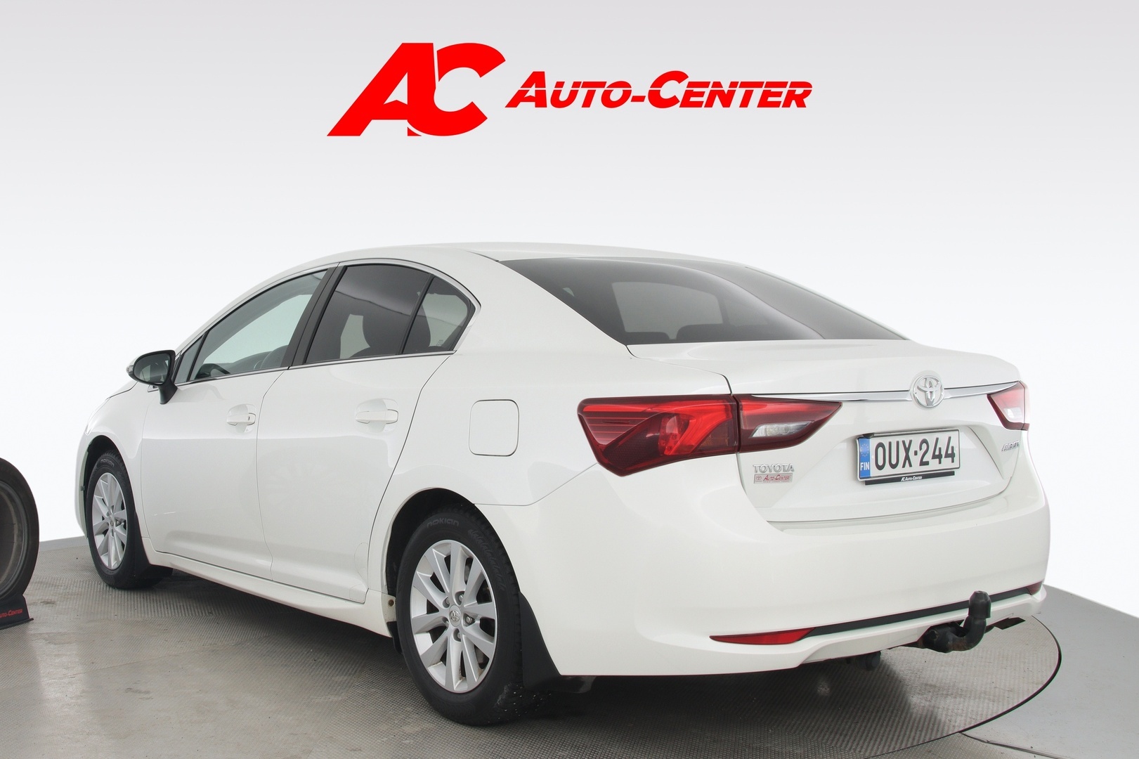 TOYOTA Avensis 2015
