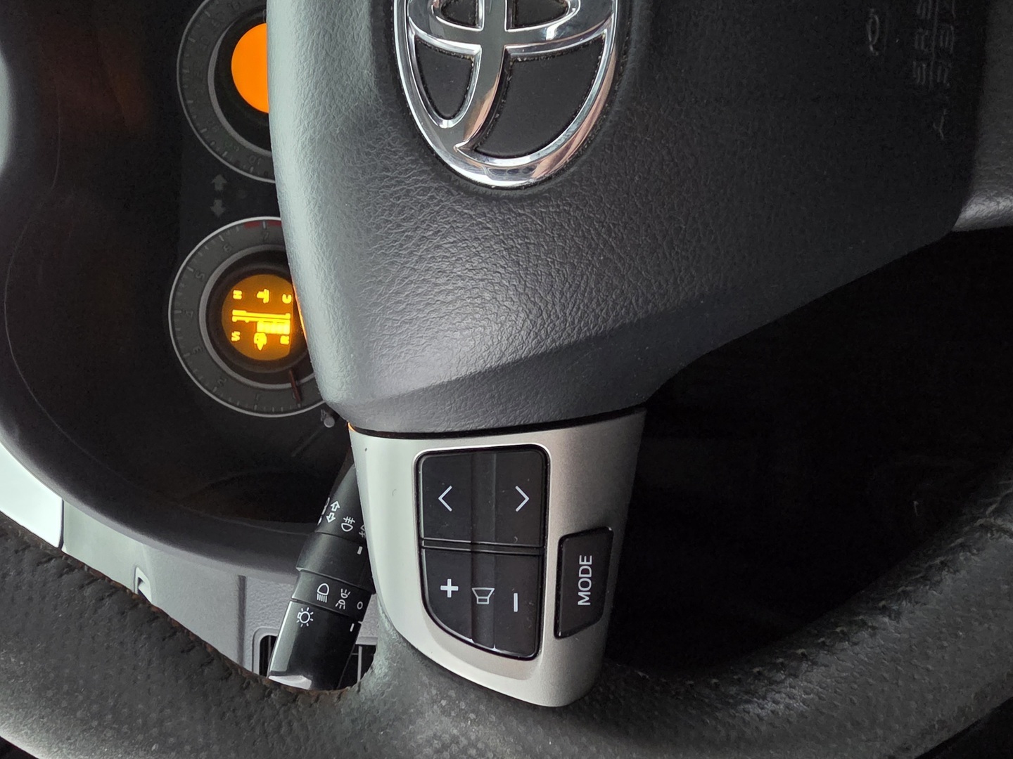 TOYOTA Corolla 2011