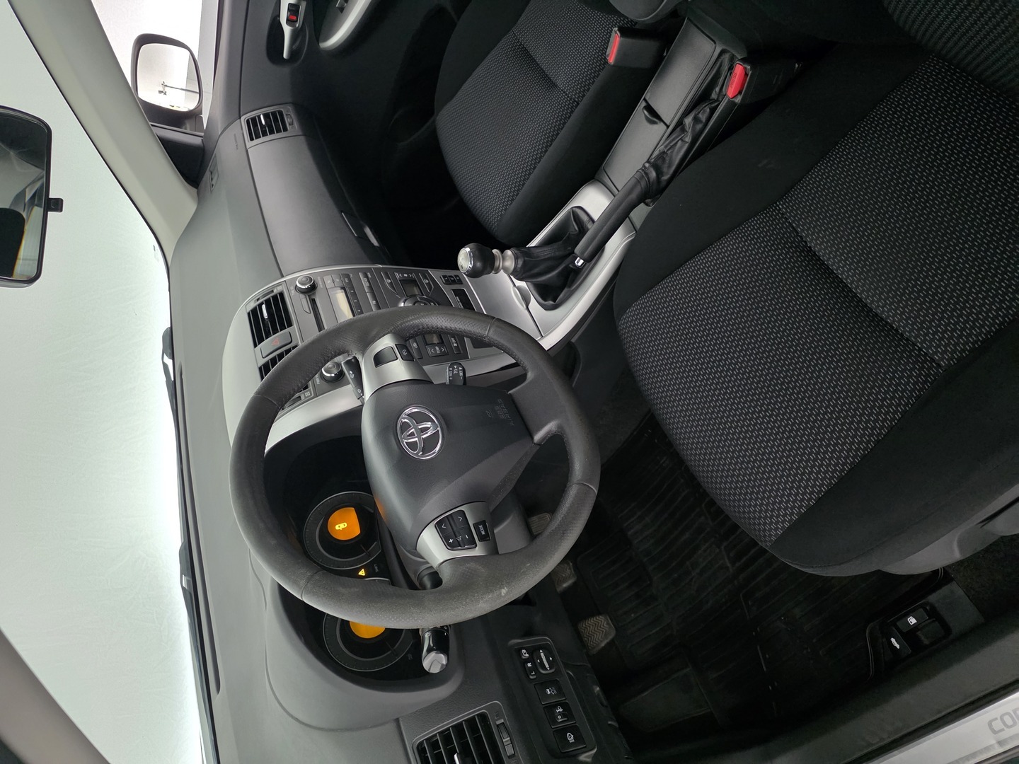 TOYOTA Corolla 2011
