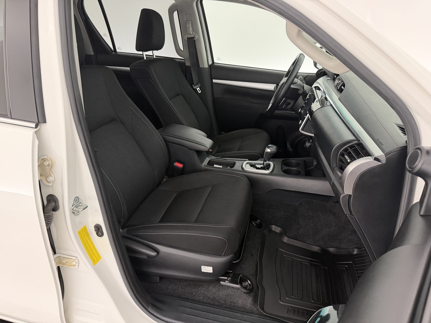 TOYOTA Hilux 2023