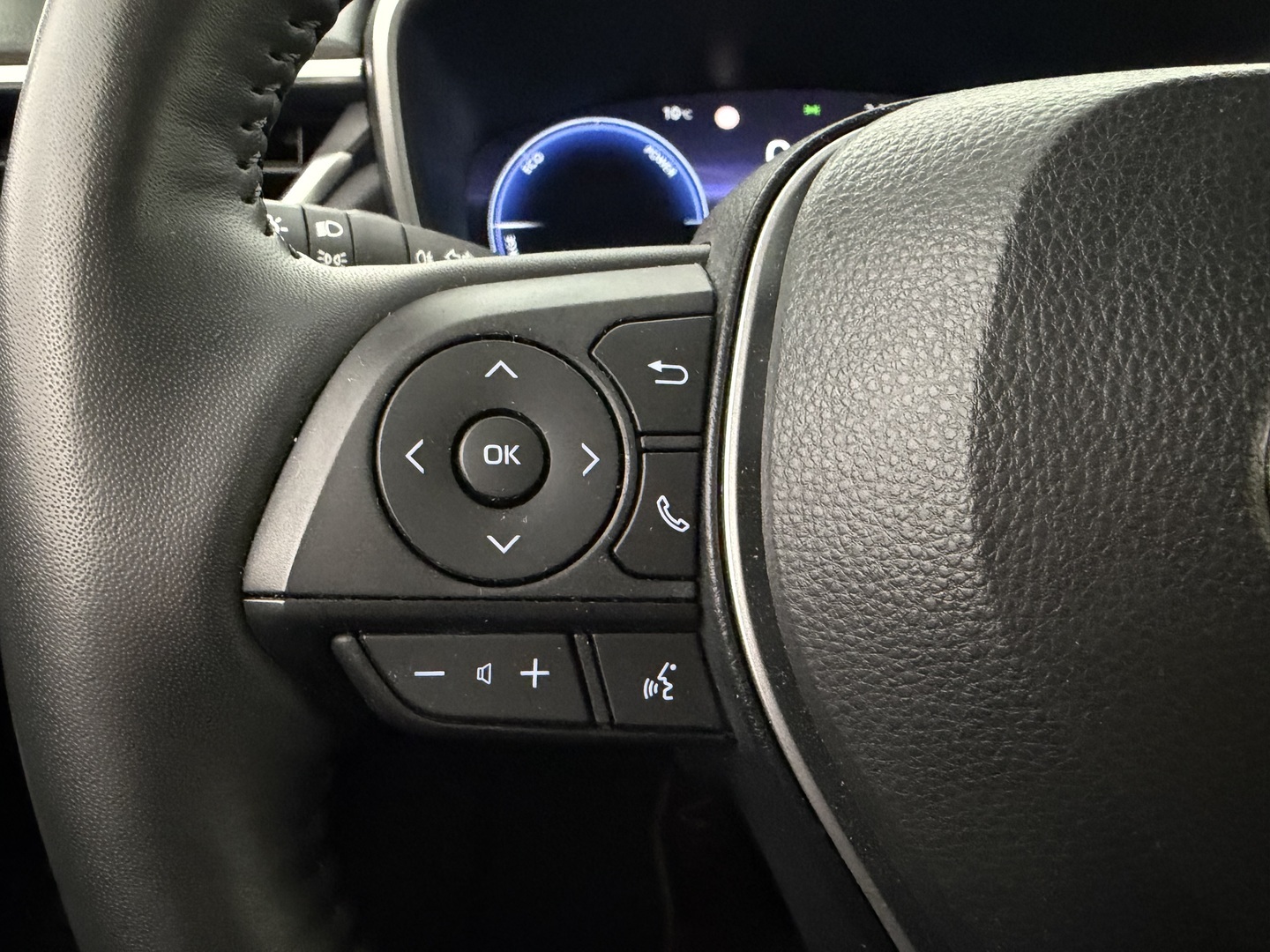 TOYOTA Corolla Cross 2024