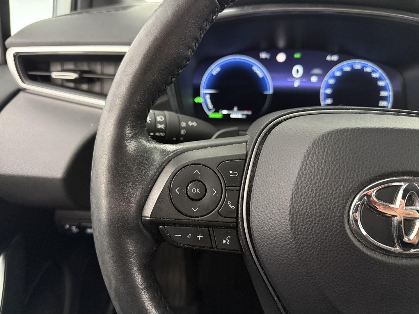 TOYOTA Corolla 2024