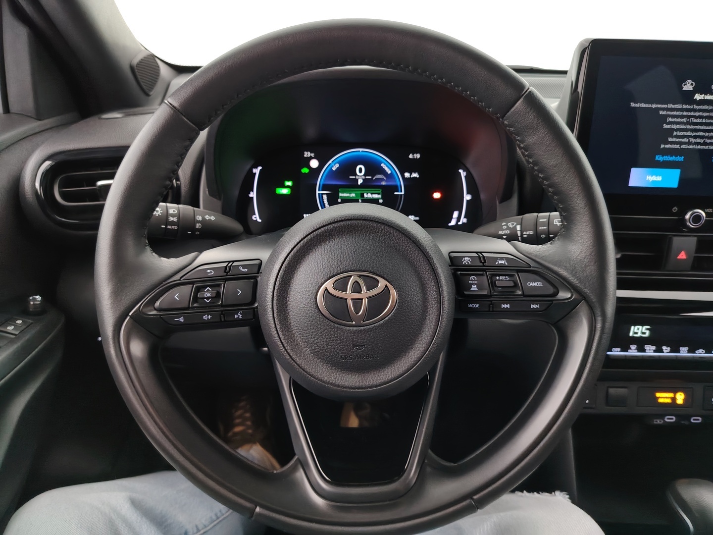 TOYOTA Yaris Cross 2025
