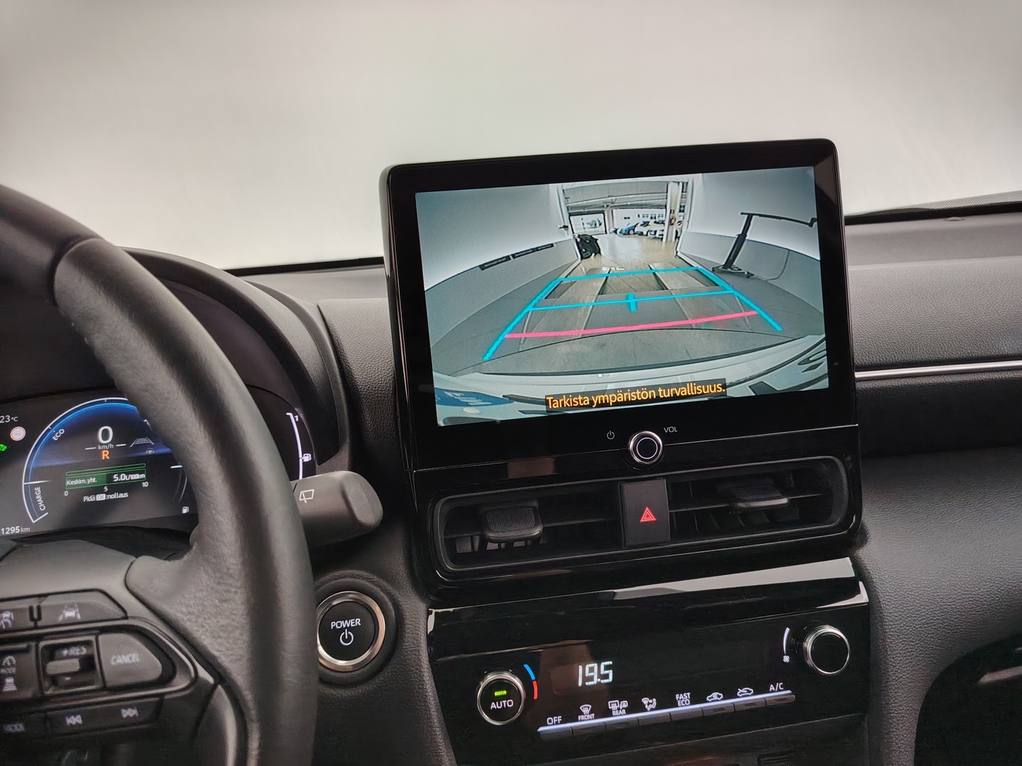 TOYOTA Yaris Cross 2025
