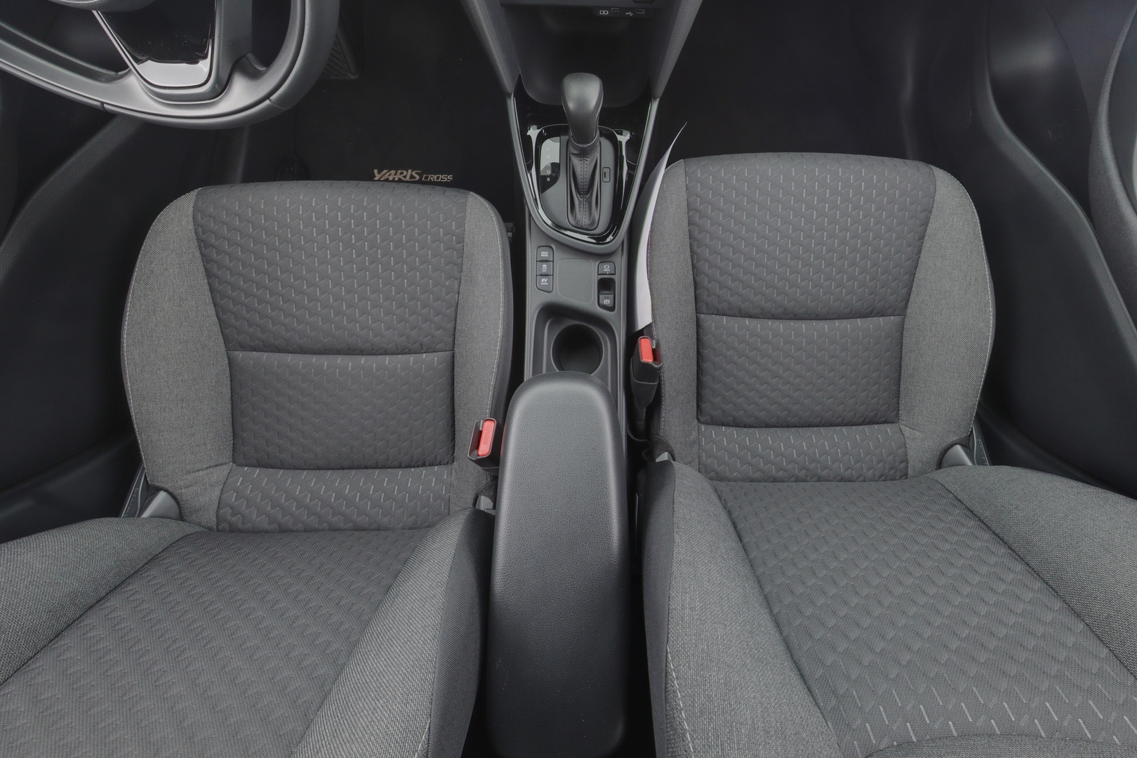 TOYOTA Yaris Cross 2025