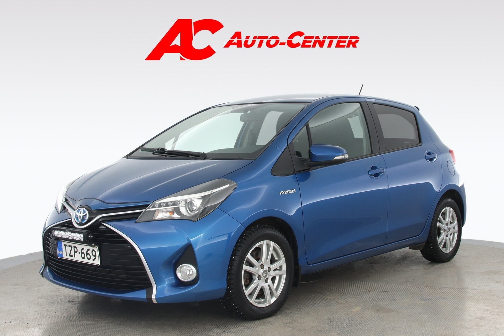 TOYOTA Yaris 2015