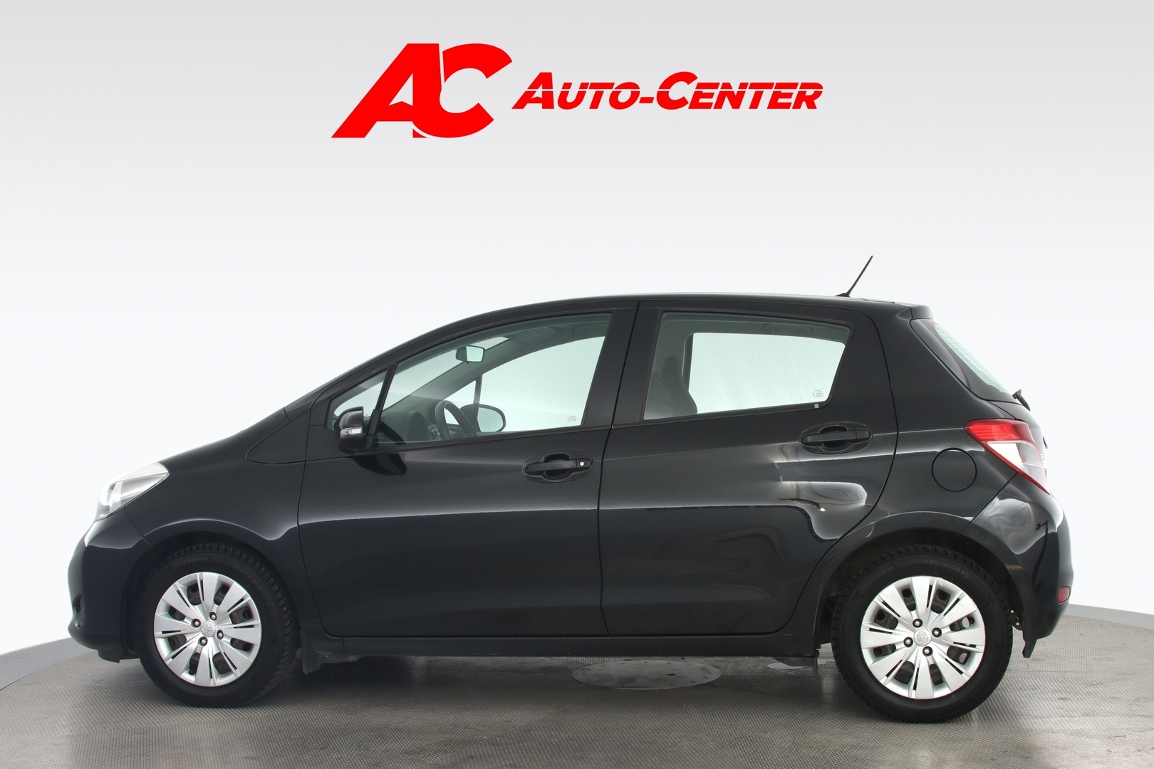 TOYOTA Yaris 2012