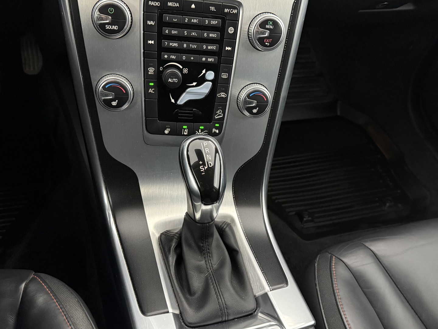 VOLVO XC60 2014