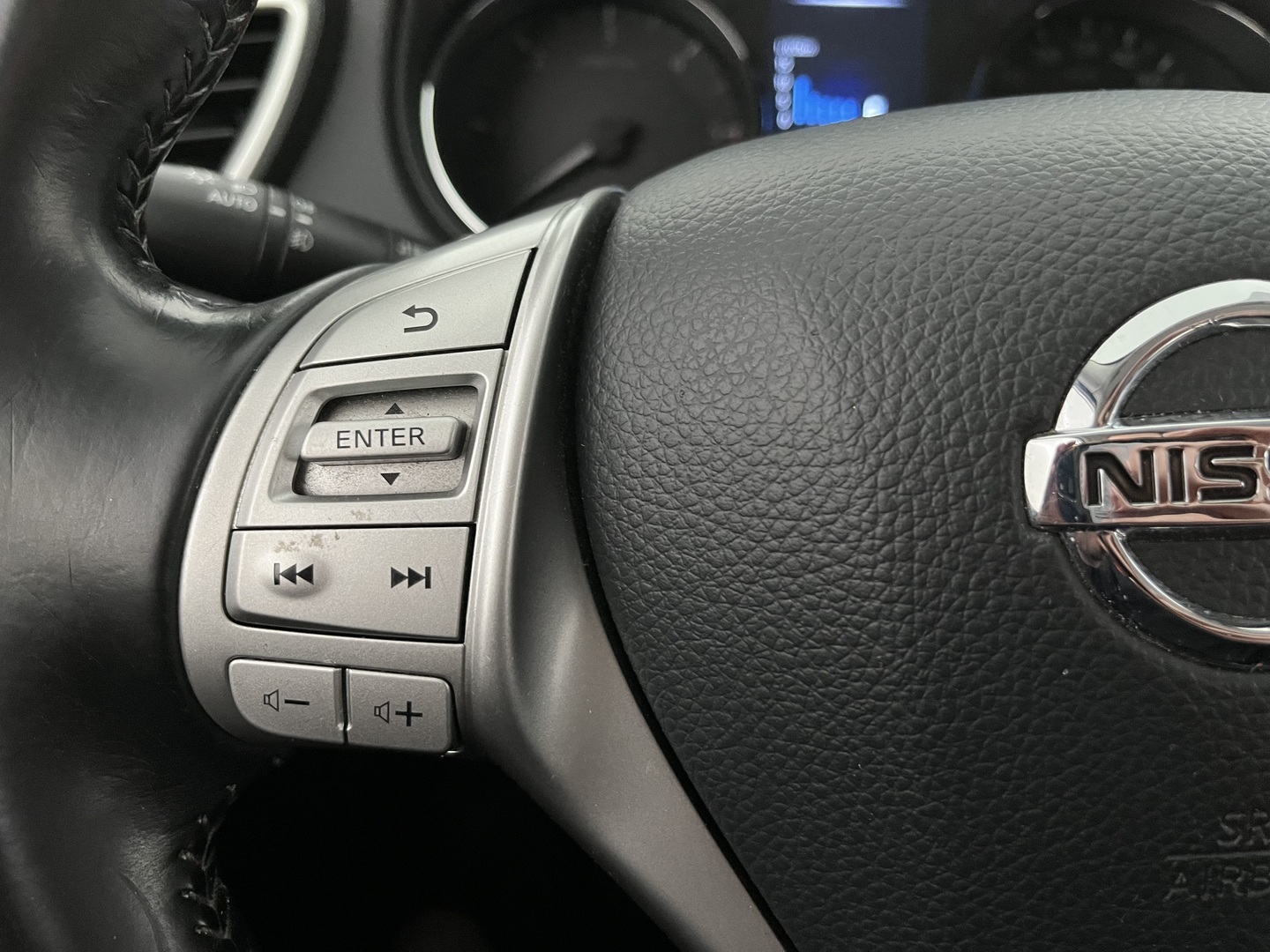 NISSAN Qashqai 2015