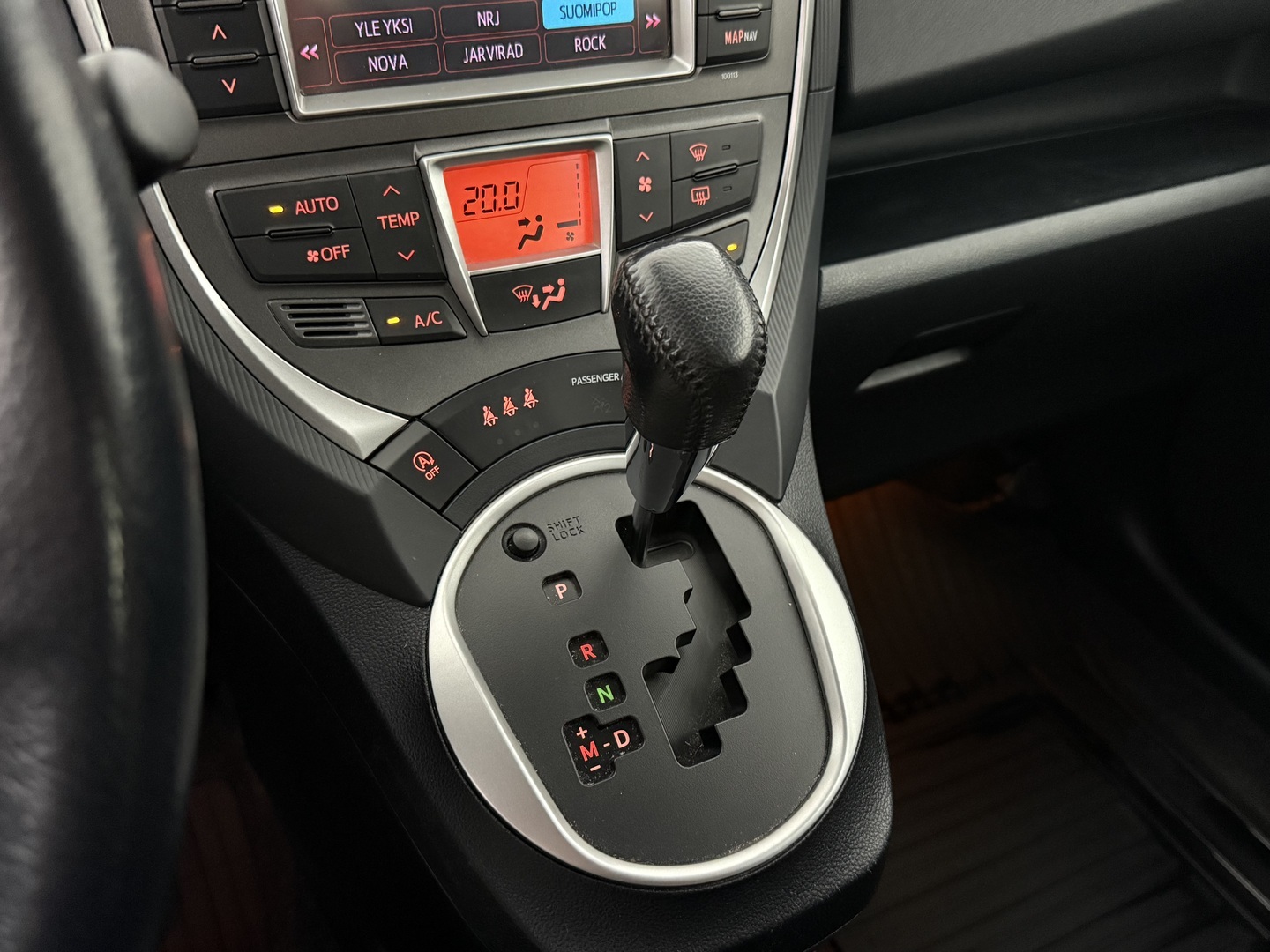 TOYOTA Verso-S 2012