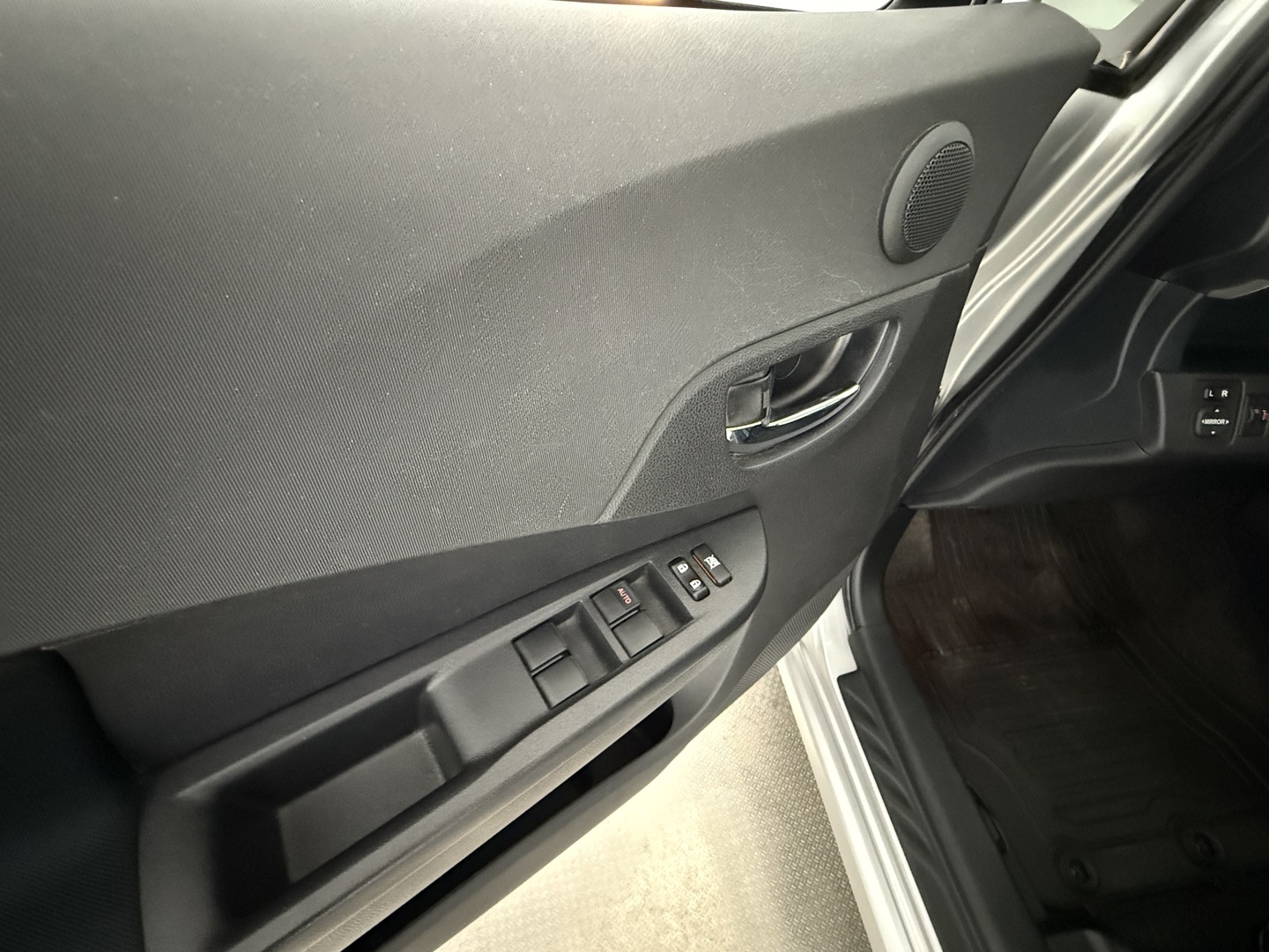 TOYOTA Verso-S 2012