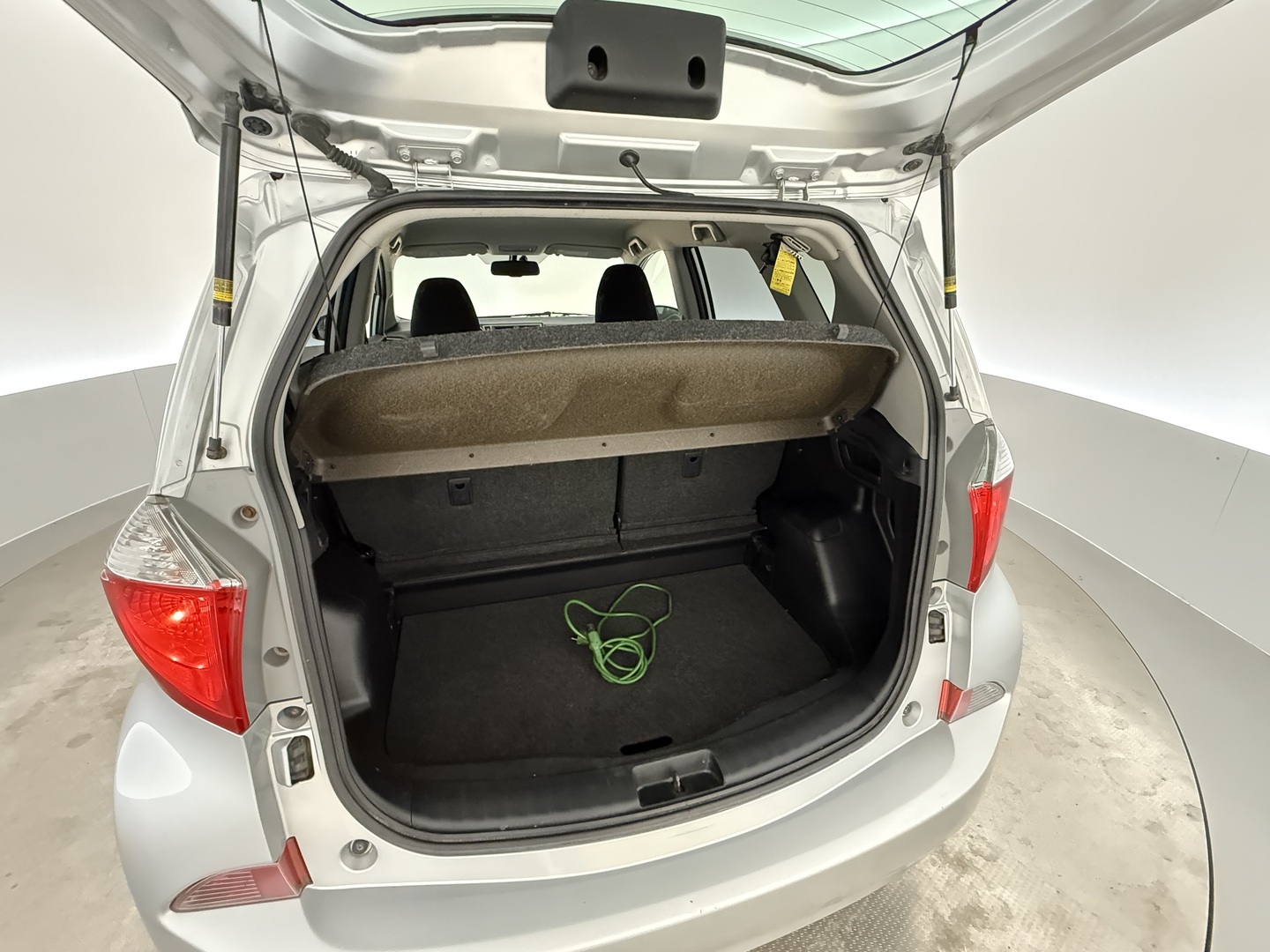 TOYOTA Verso-S 2012
