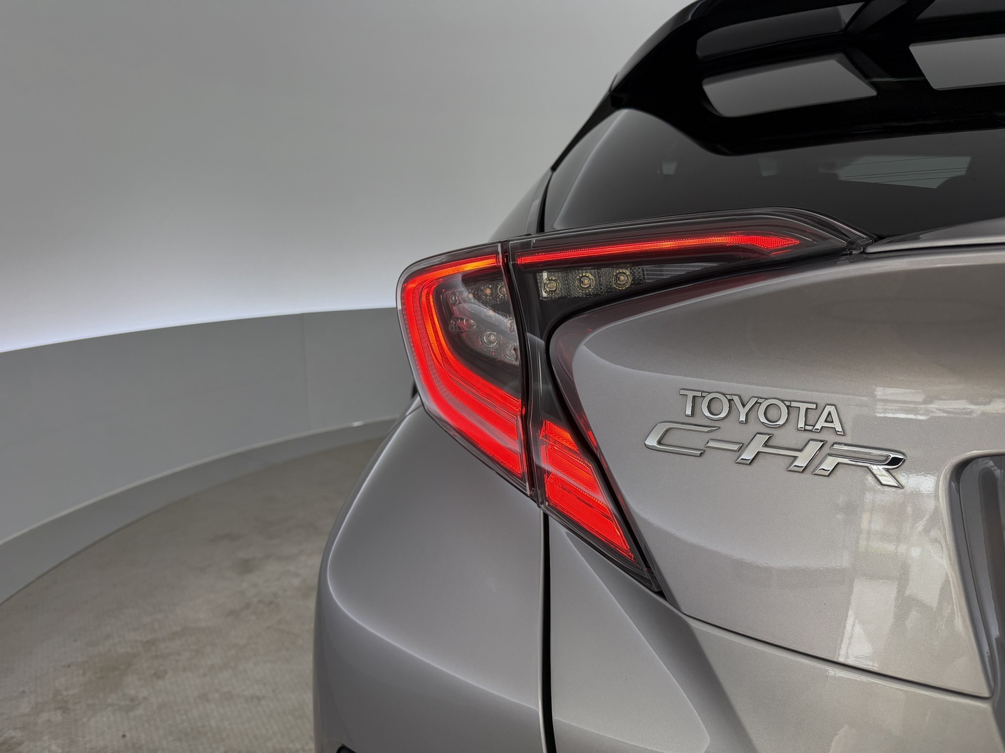 TOYOTA C-HR 2017