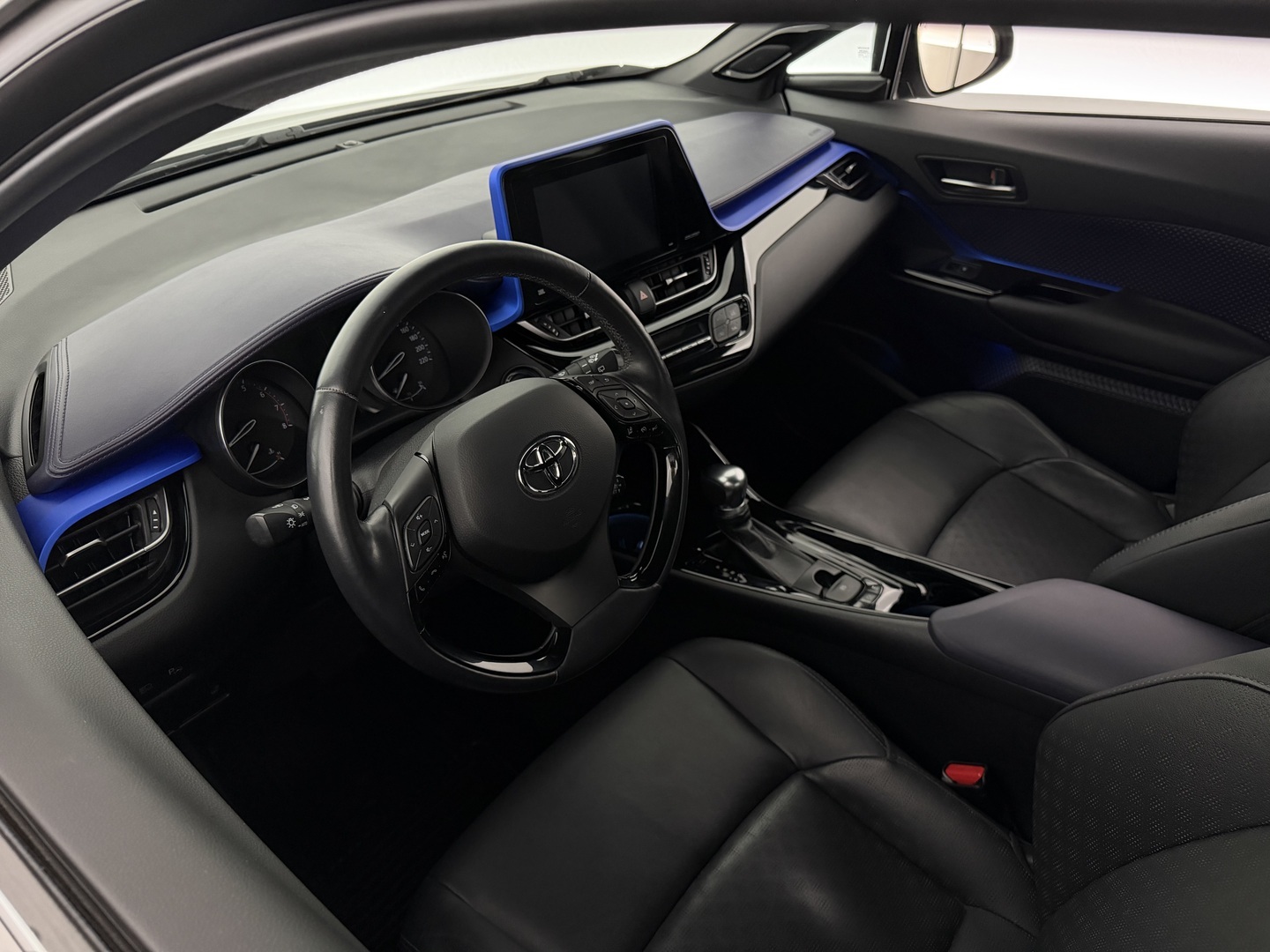 TOYOTA C-HR 2017