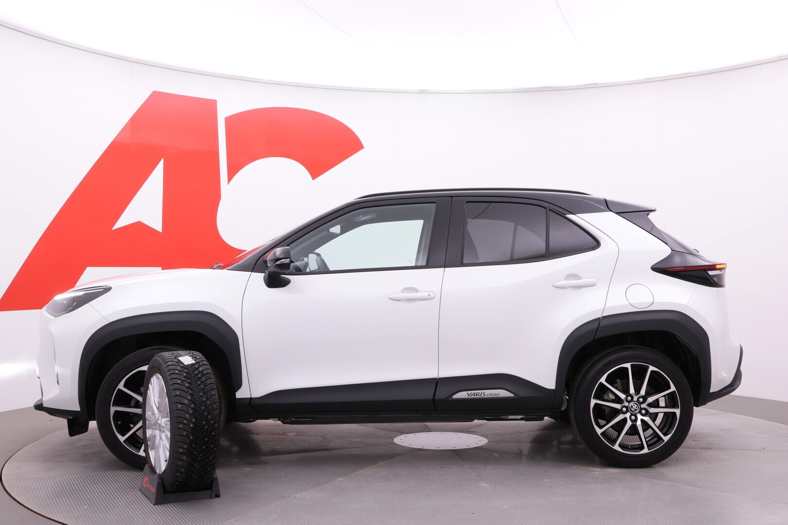 TOYOTA Yaris Cross 2024