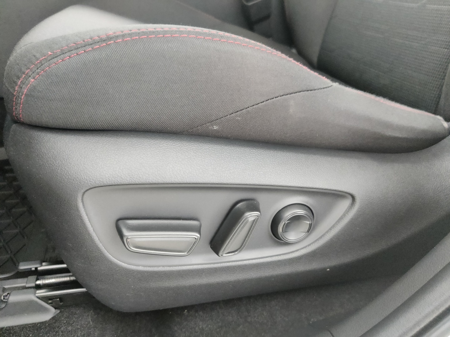 TOYOTA RAV4 Plug-in 2024