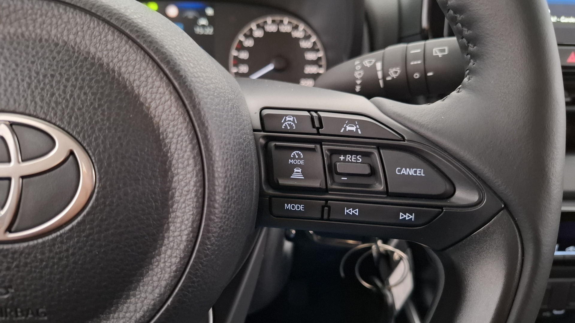 TOYOTA Yaris 2024