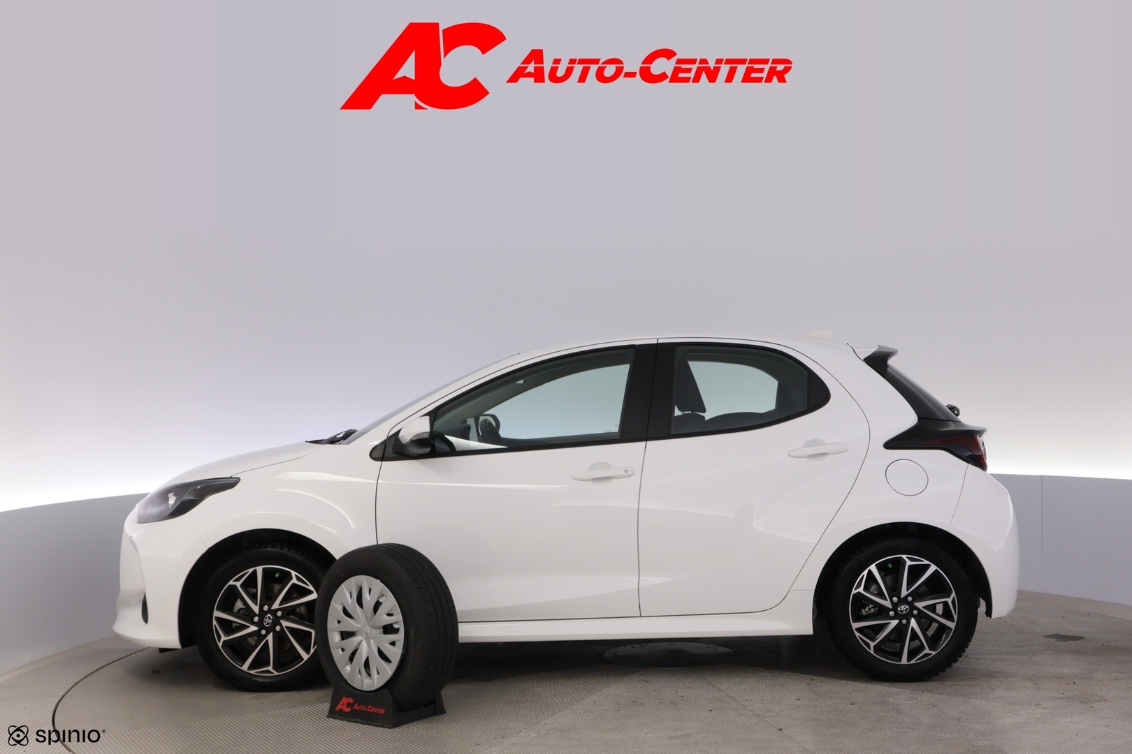 TOYOTA Yaris 2024