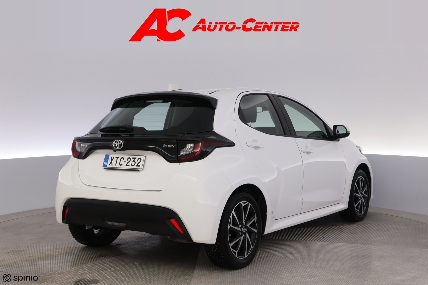 TOYOTA Yaris 2024