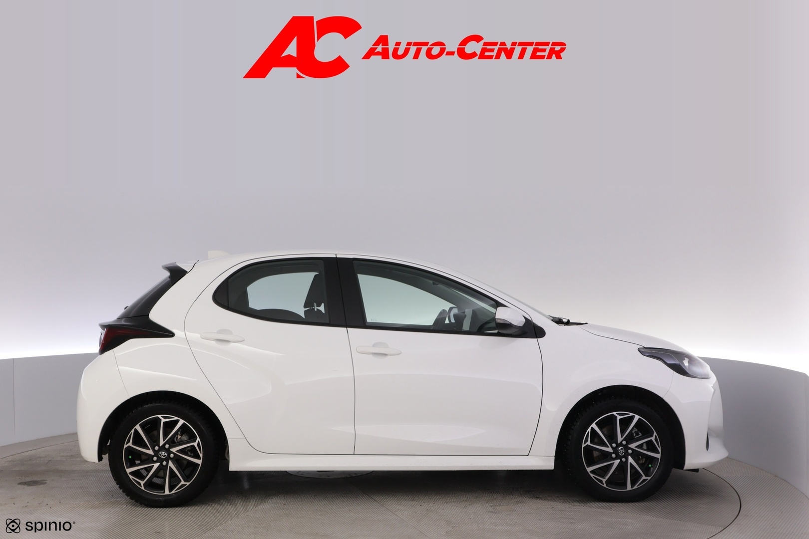 TOYOTA Yaris 2024