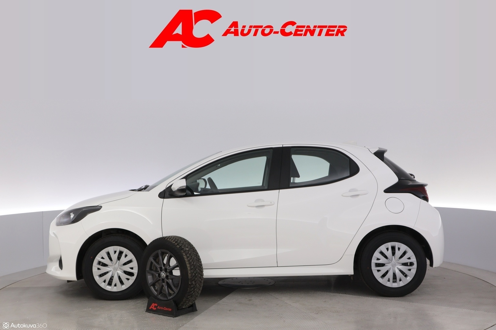 TOYOTA Yaris 2024
