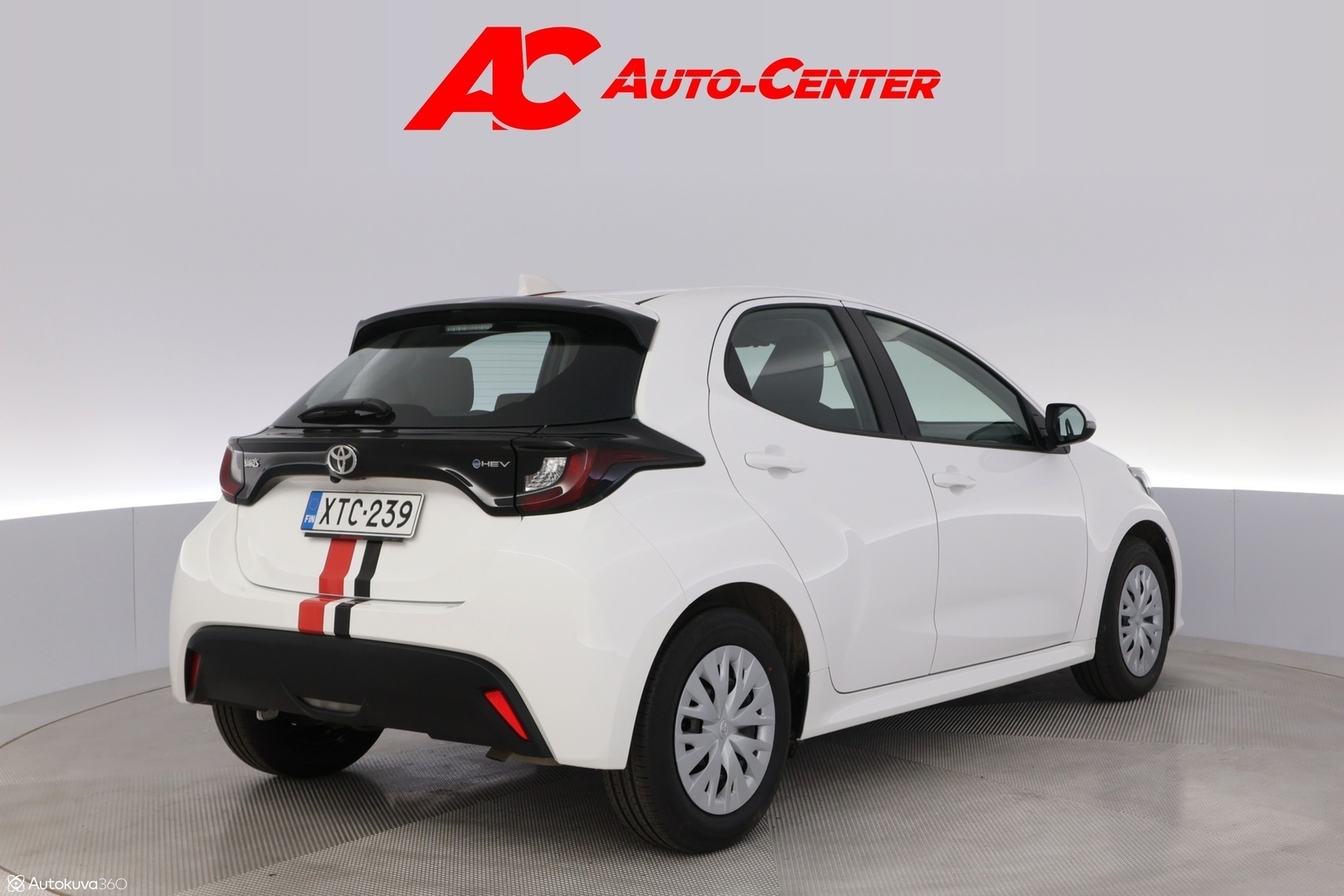 TOYOTA Yaris 2024
