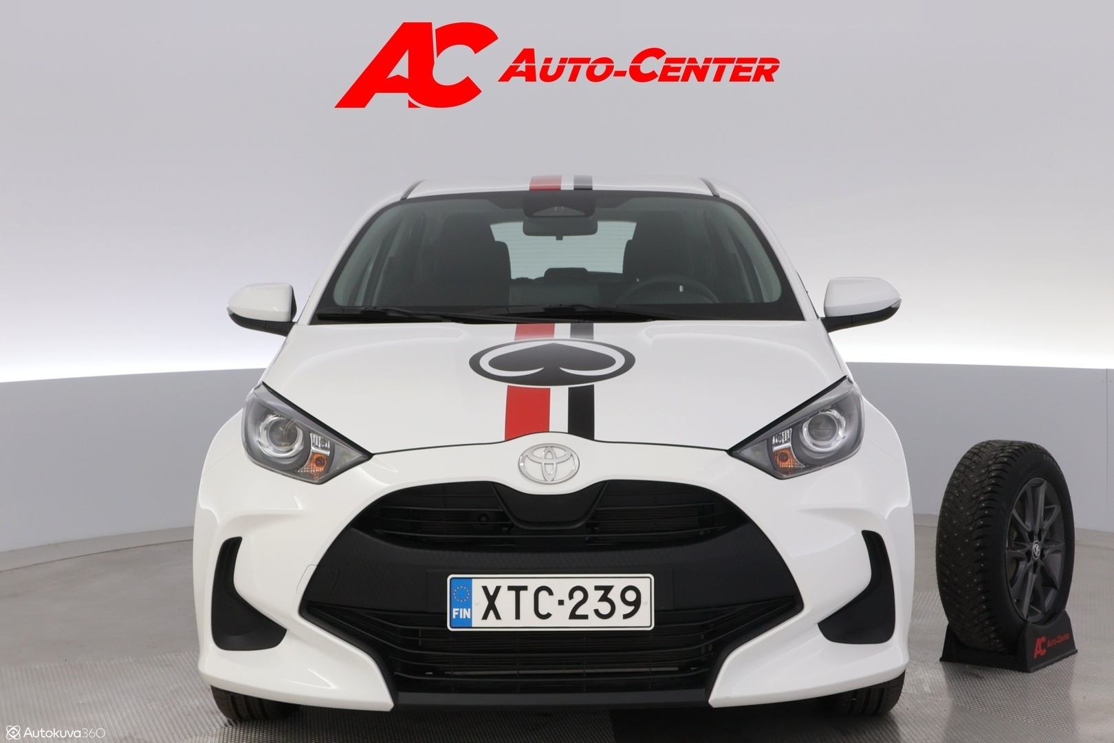 TOYOTA Yaris 2024