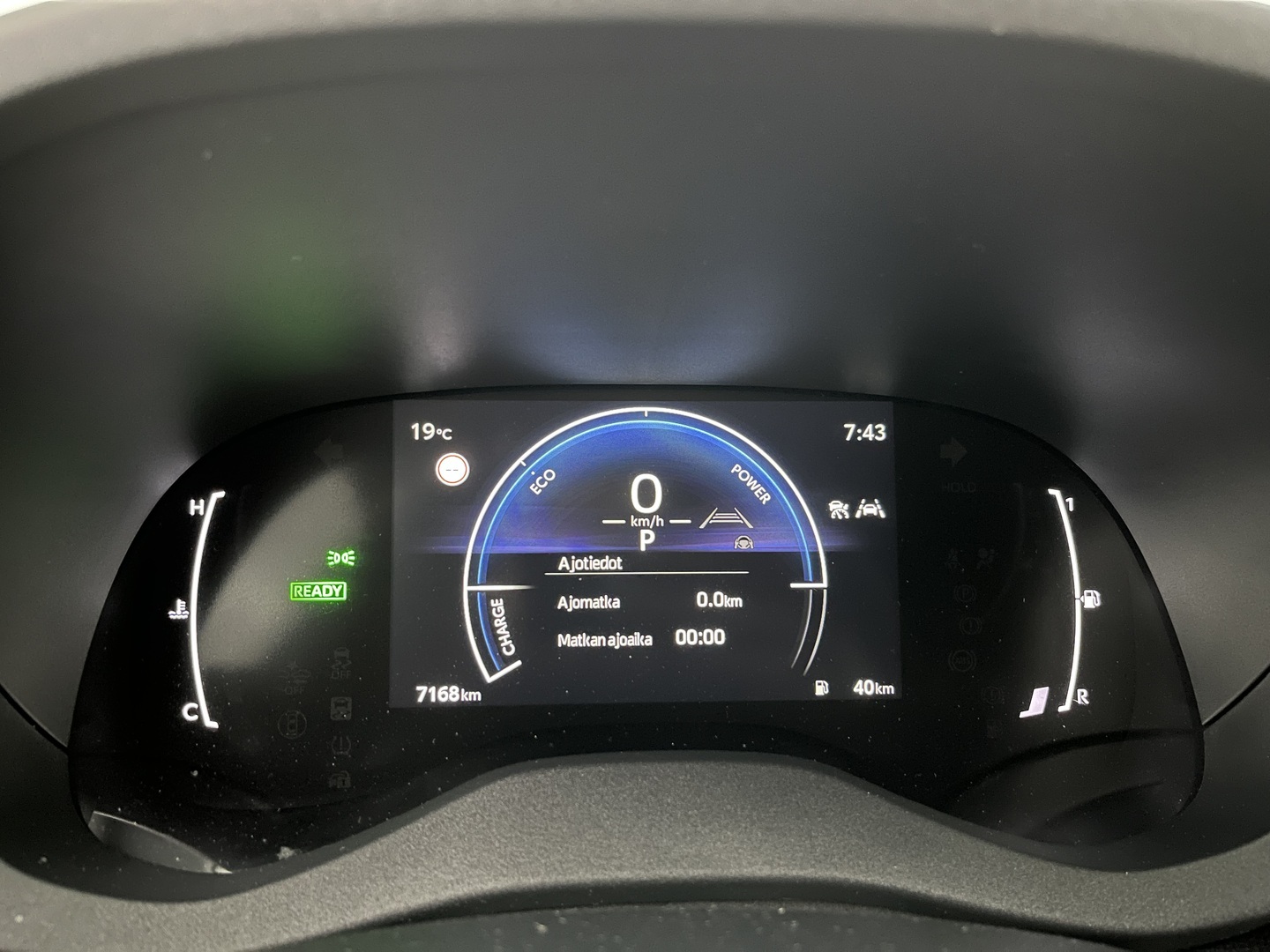 TOYOTA Yaris Cross 2025