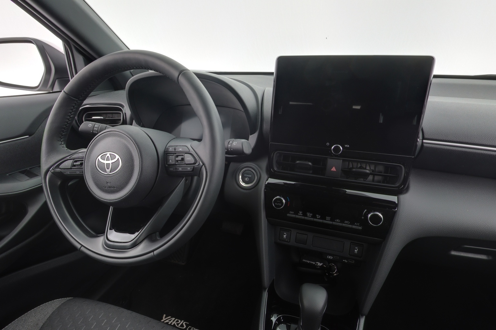 TOYOTA Yaris Cross 2025
