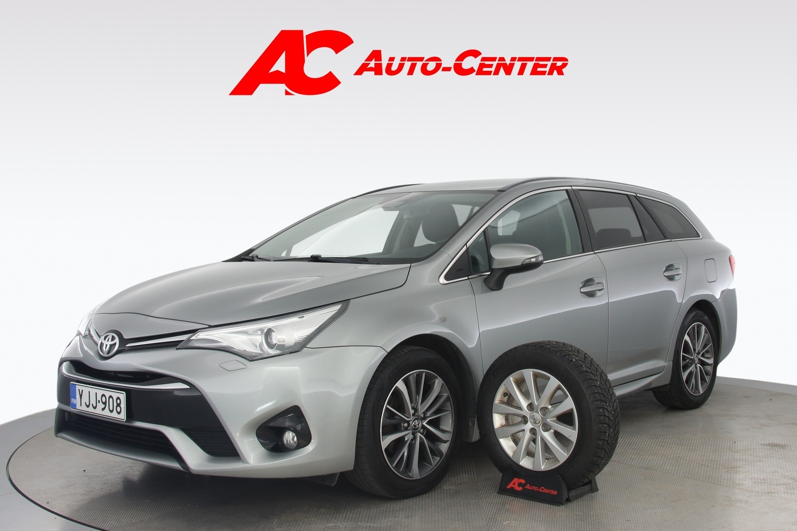 TOYOTA Avensis 2016