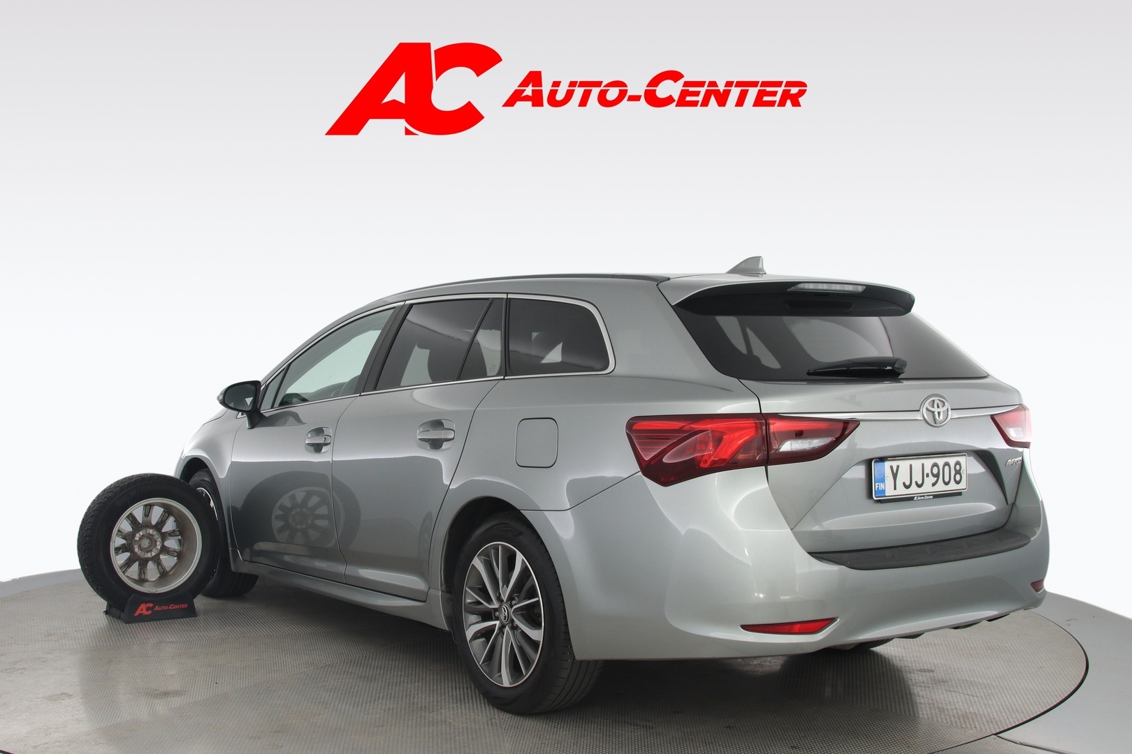 TOYOTA Avensis 2016