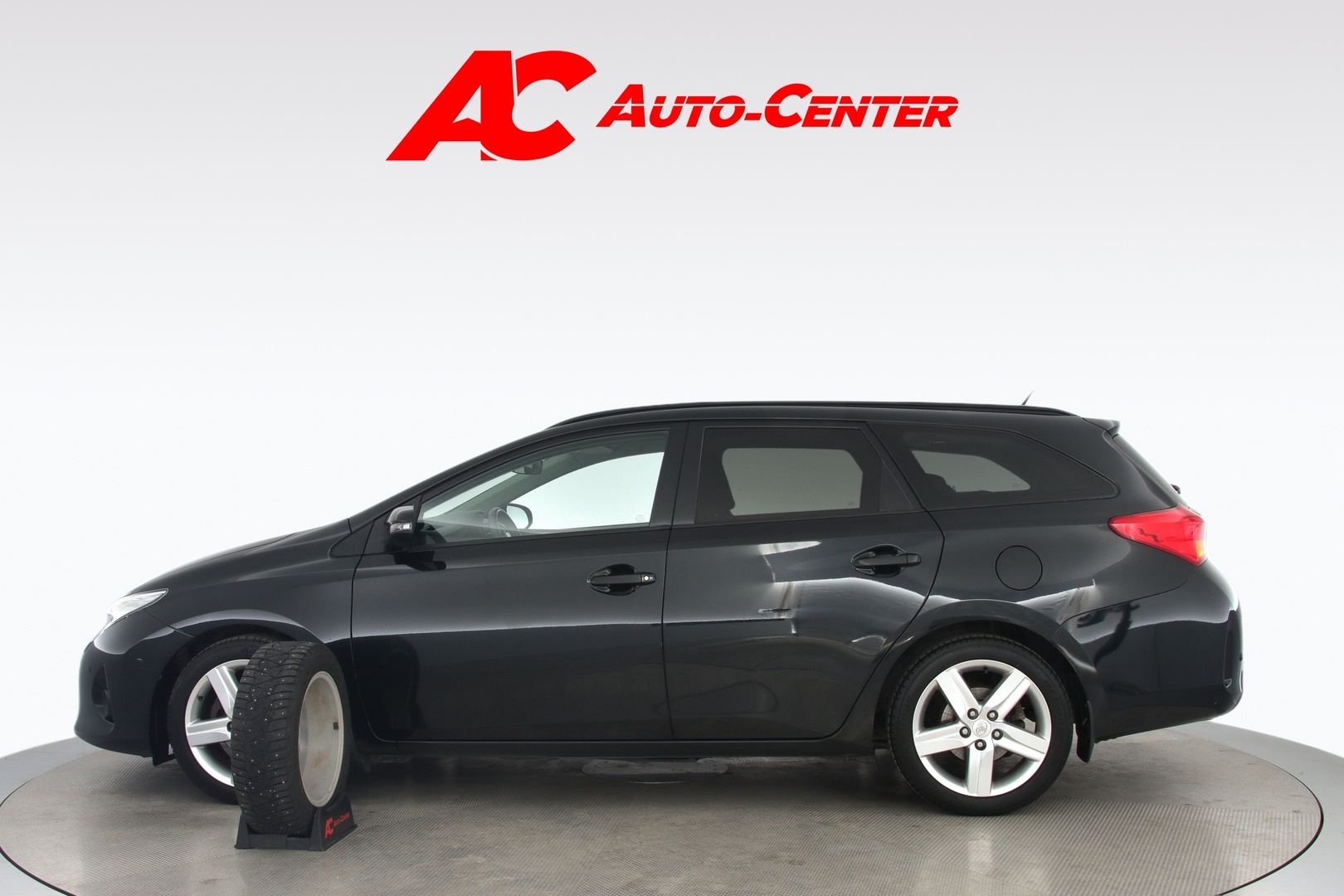 TOYOTA Auris 2013