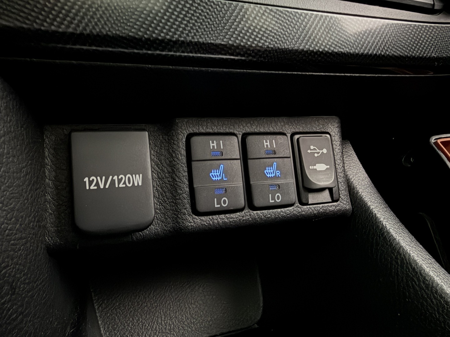 TOYOTA Auris 2013