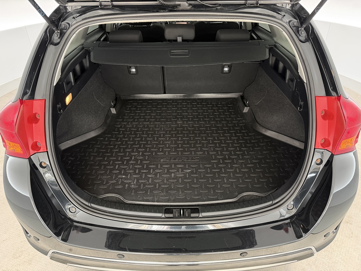 TOYOTA Auris 2013
