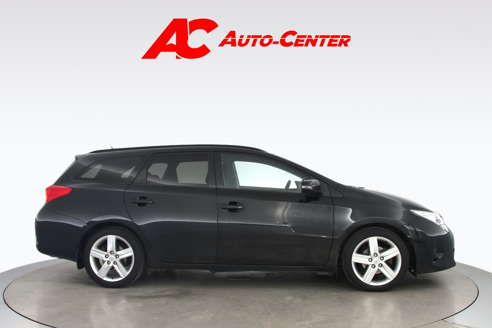 TOYOTA Auris 2013