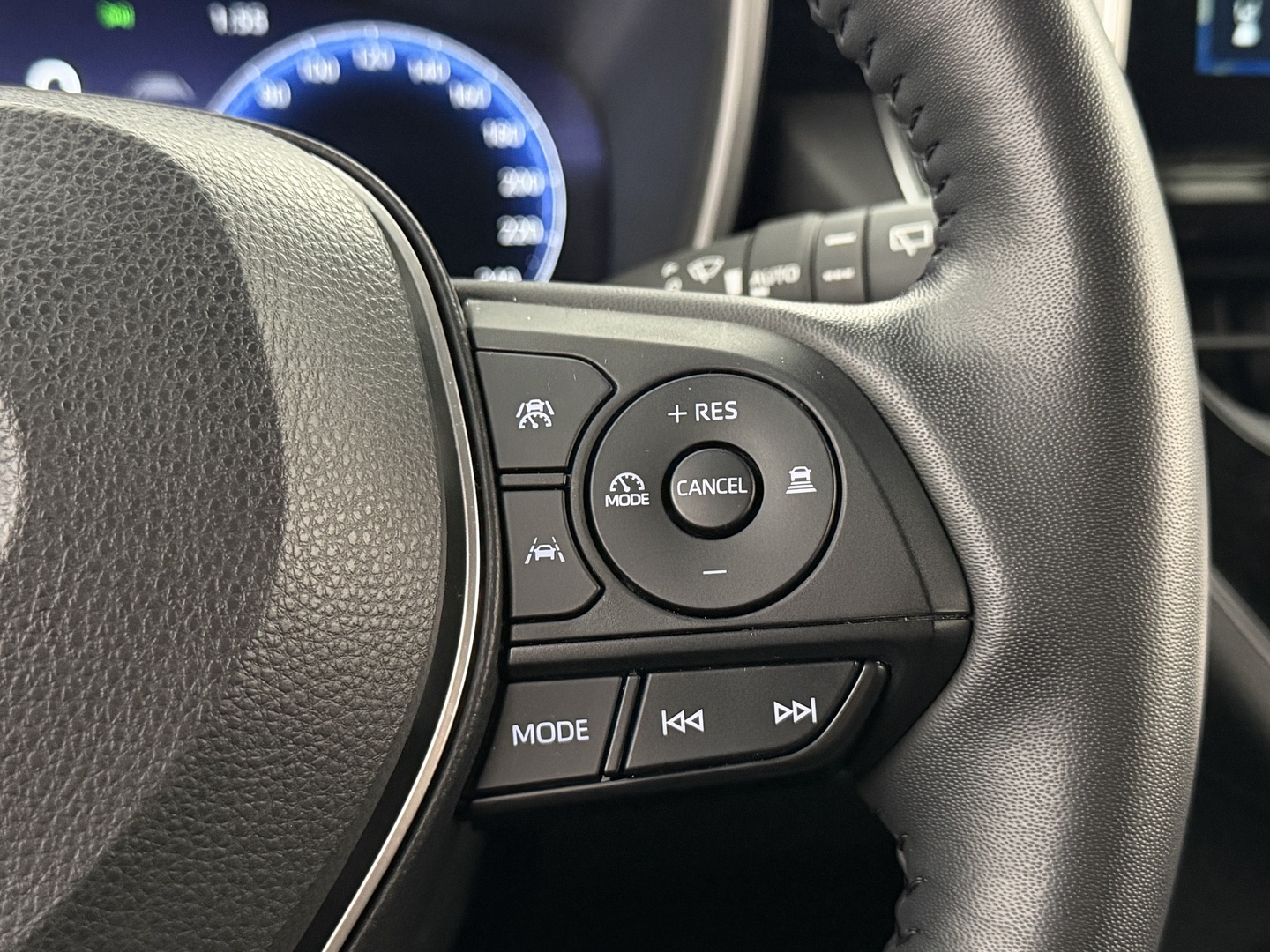 TOYOTA Corolla Cross 2024