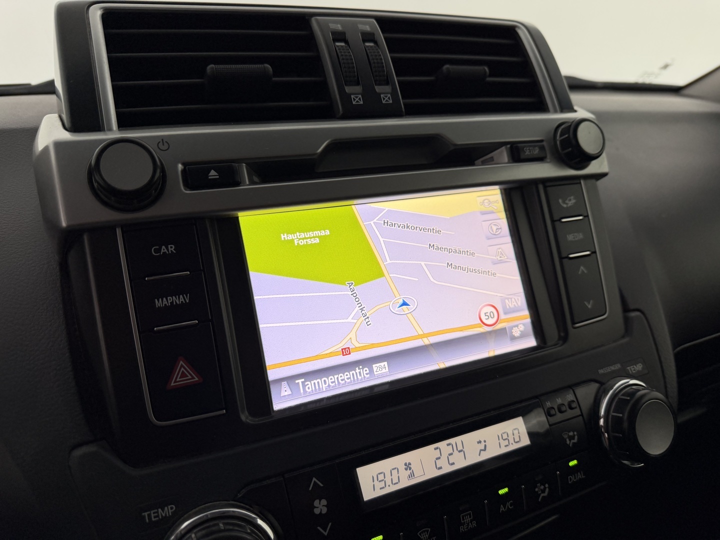 TOYOTA Land Cruiser 2014