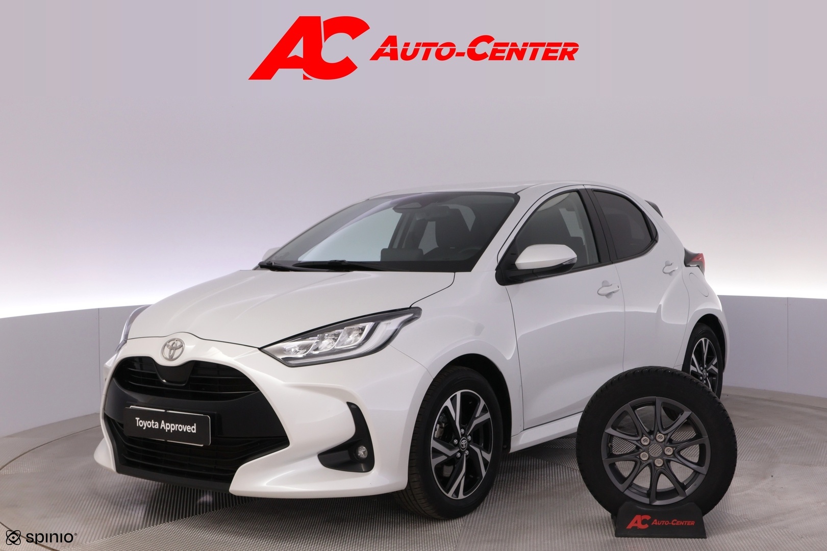 TOYOTA Yaris 2024