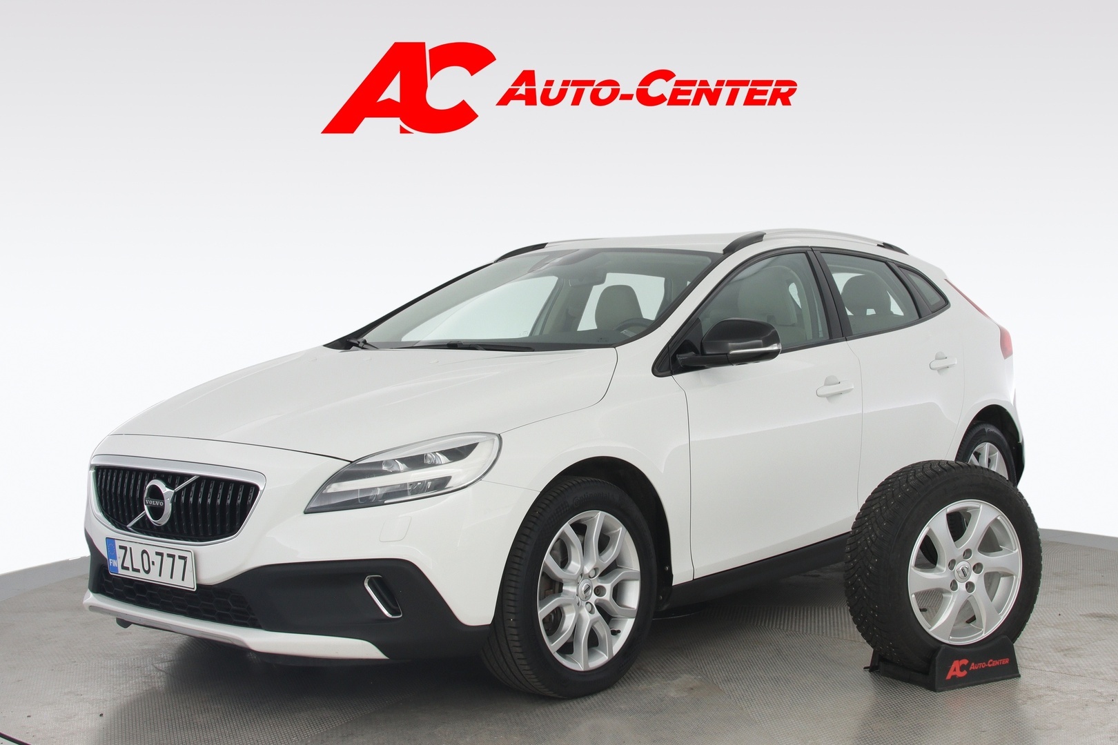 VOLVO V40 Cross Country 2017
