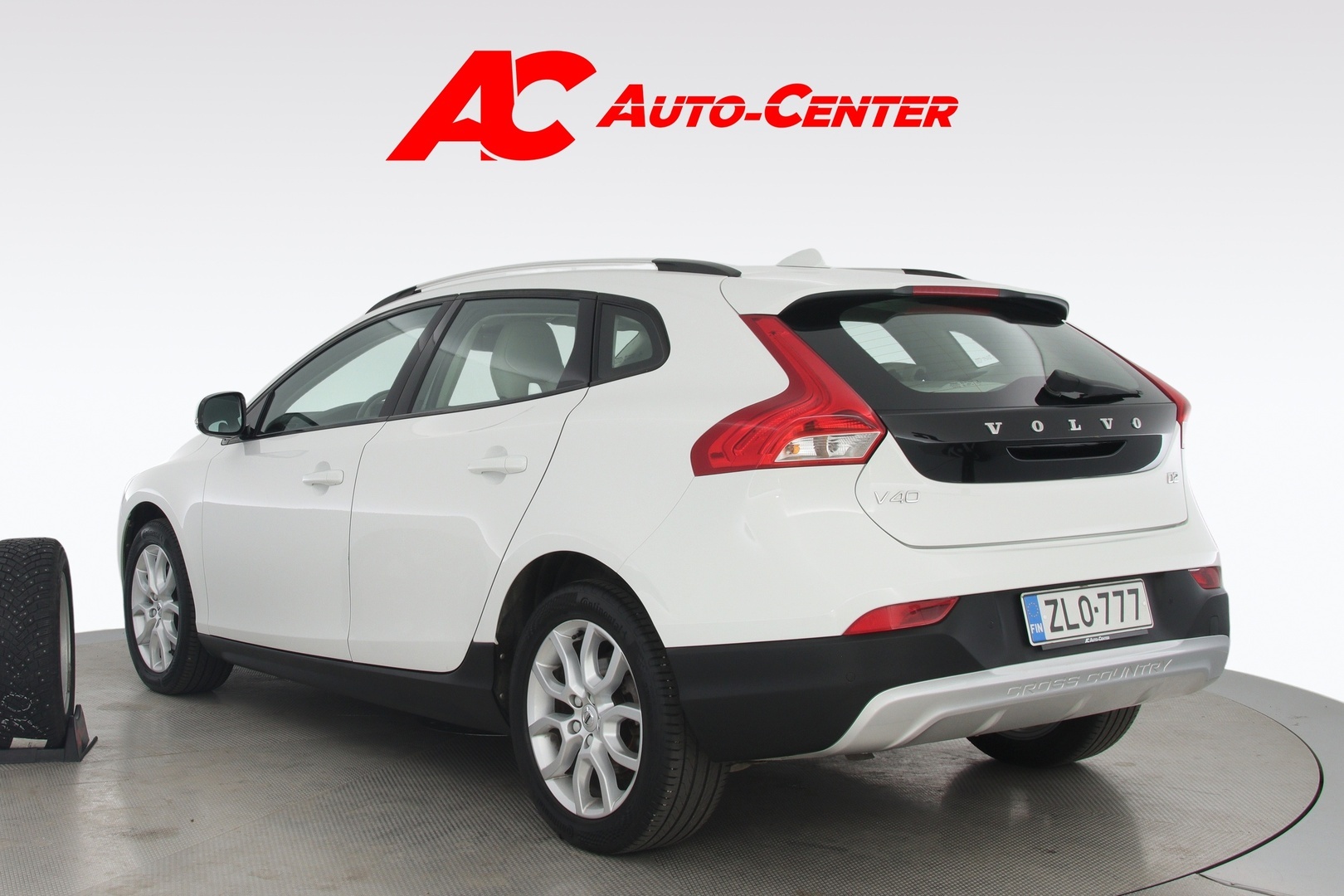 VOLVO V40 Cross Country 2017