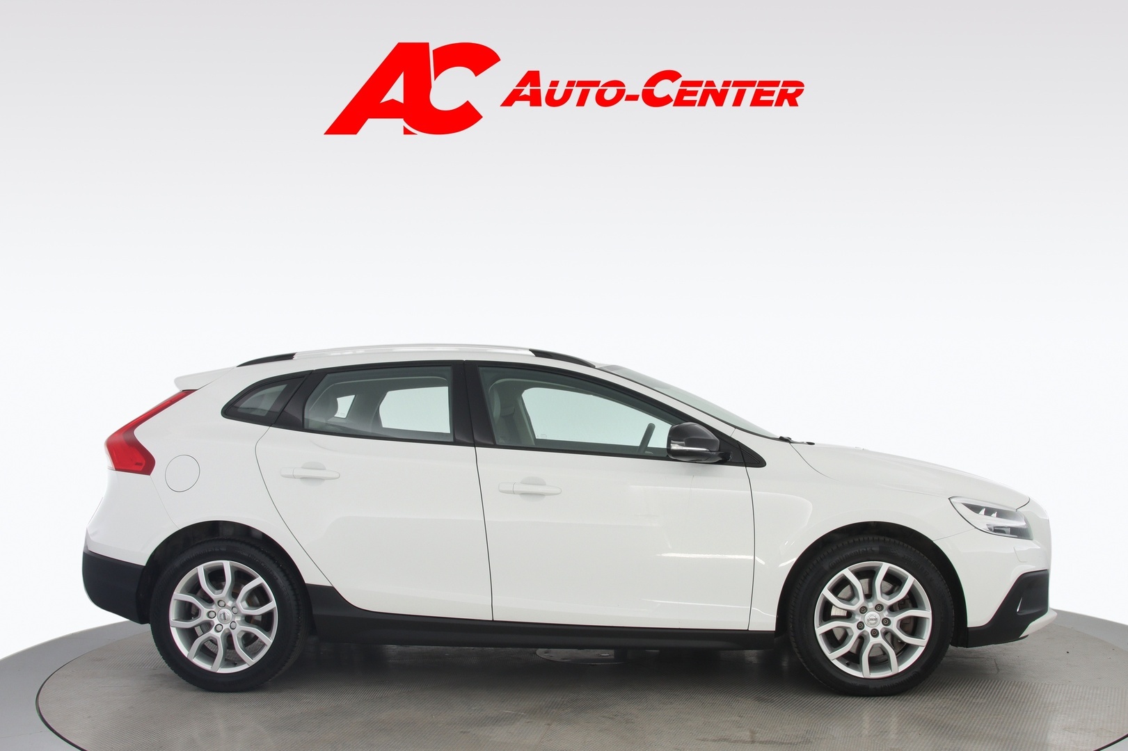 VOLVO V40 Cross Country 2017