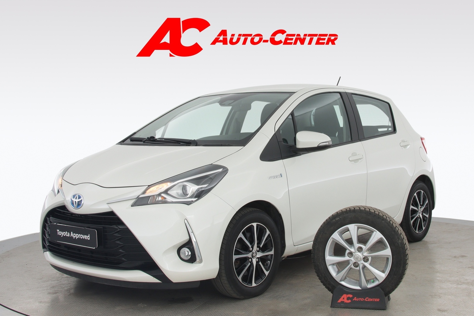 TOYOTA Yaris 2018