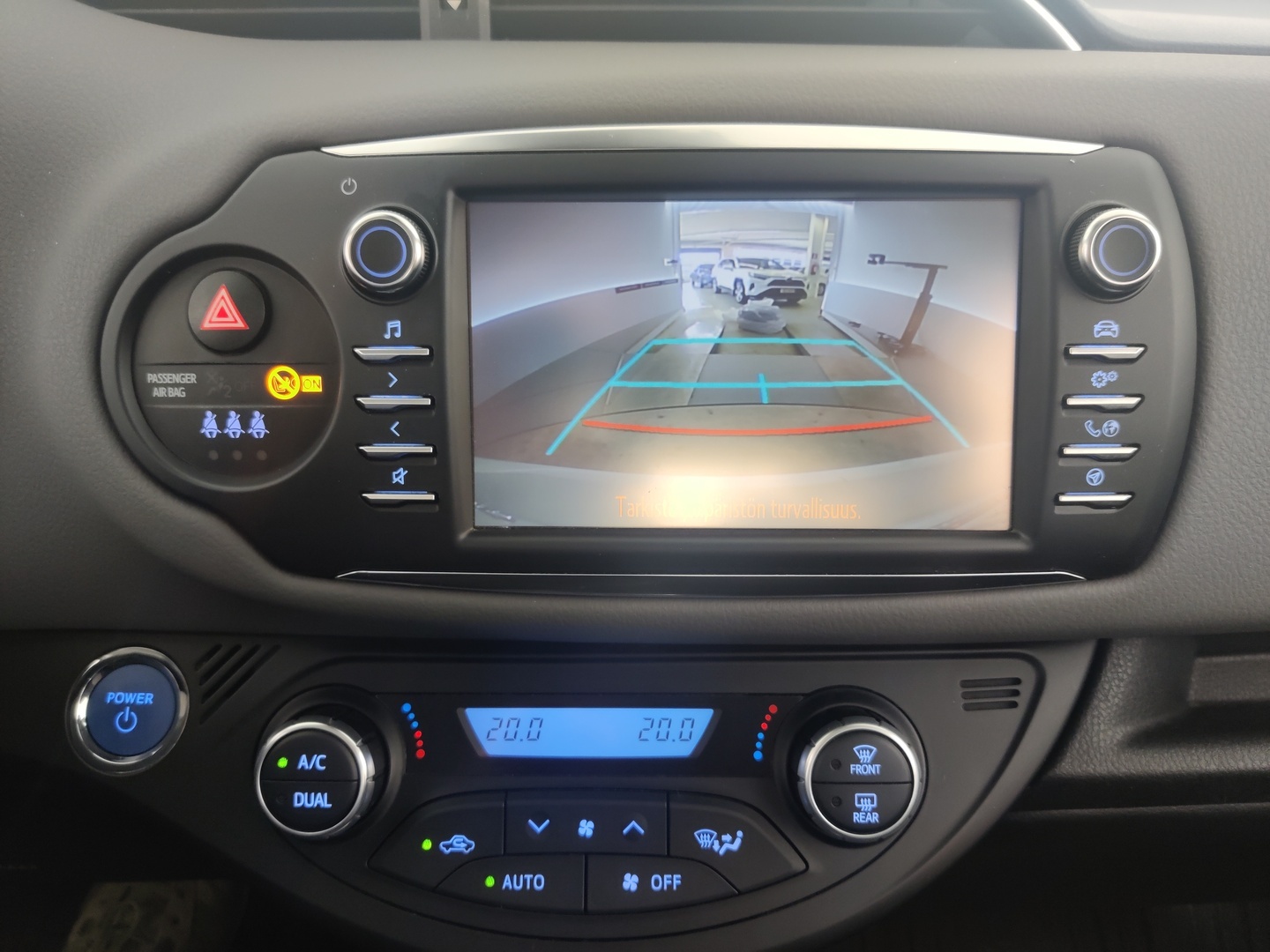 TOYOTA Yaris 2018