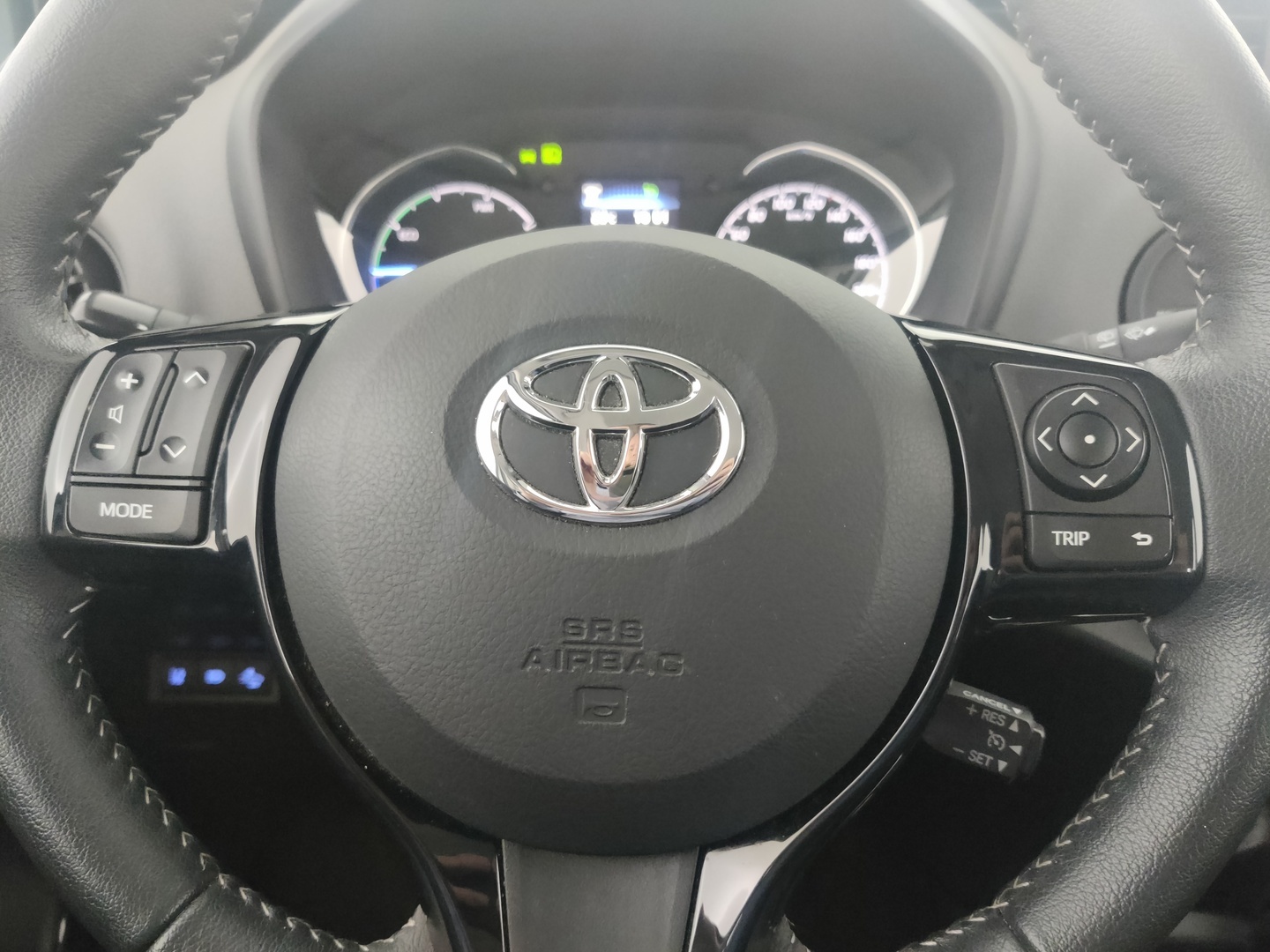 TOYOTA Yaris 2018