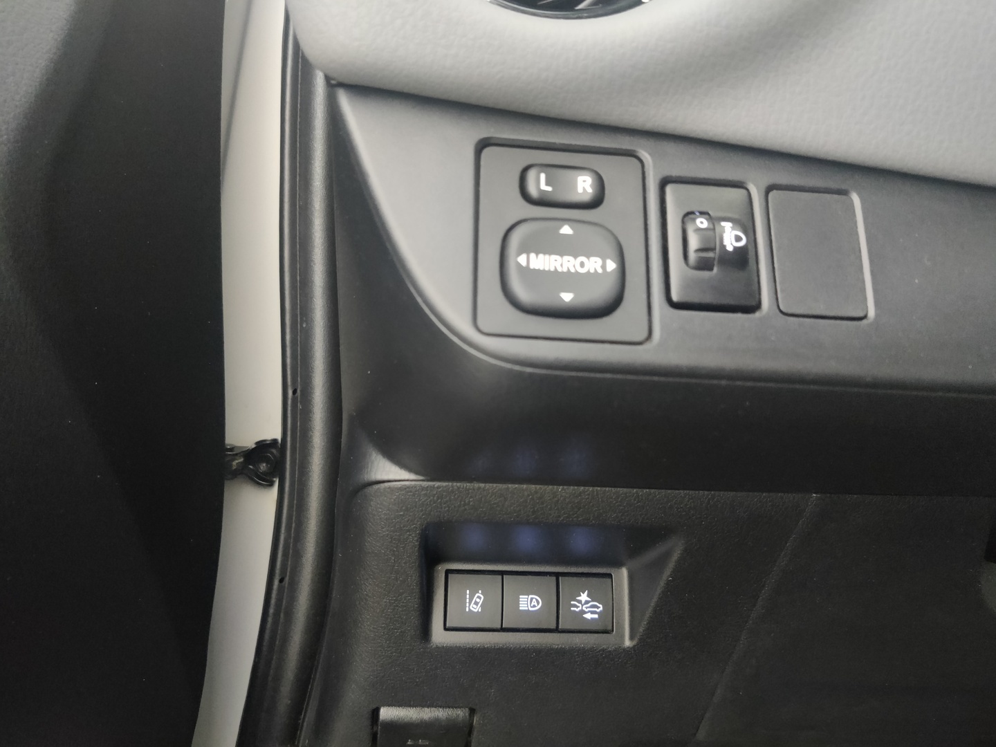 TOYOTA Yaris 2018