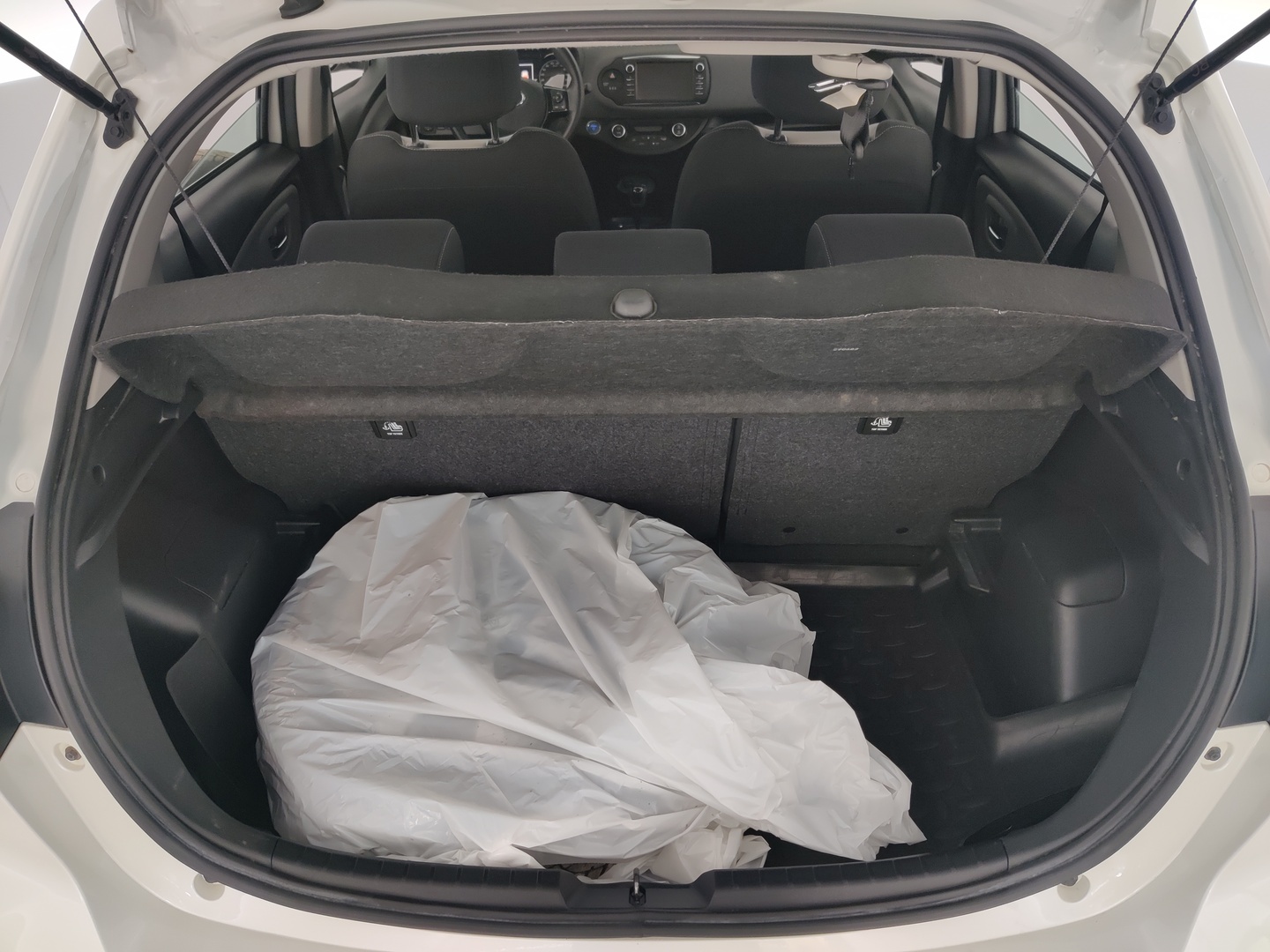 TOYOTA Yaris 2018