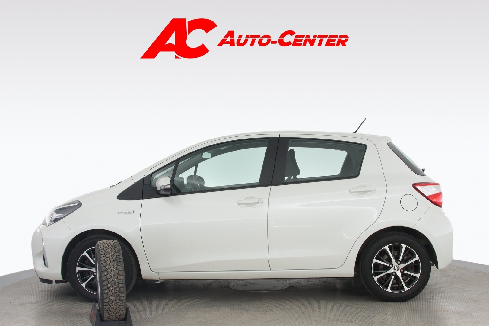 TOYOTA Yaris 2018